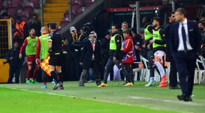 Türk futbolunda bir ilk! Kadın saha komiseri...