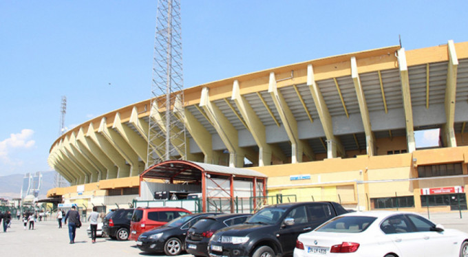 Asırlık kulübe haciz şoku