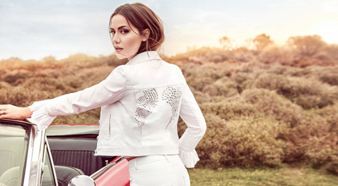 Fahriye Evcen ekranları salladı