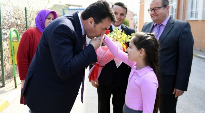 Bursalı minik öğrenci Beyaz Show'a çıktı!..