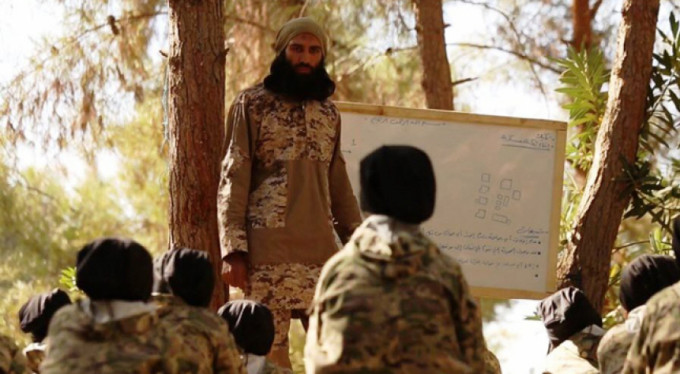 DEAŞ 70 sivili asarak öldürdü!