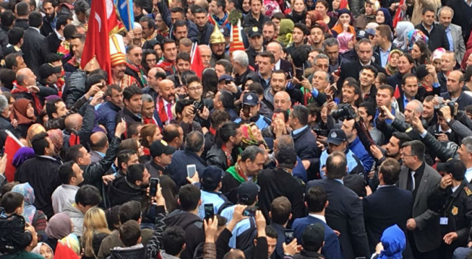 Bursa'da 'Diriliş Ertuğrul' izdihamı