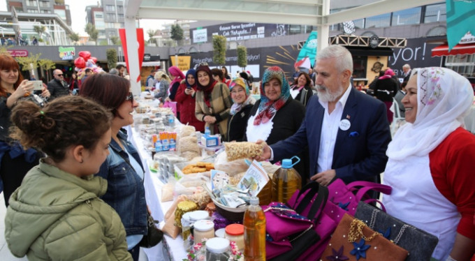 Nilüfer'de kadın dernekleri kermes düzenledi