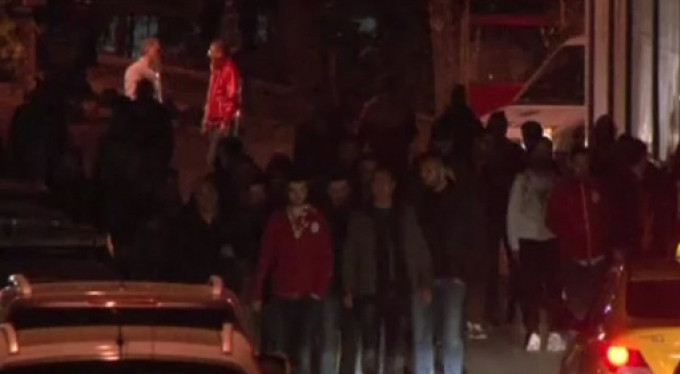 G.Saray yenildi, taraftarı çıldırdı