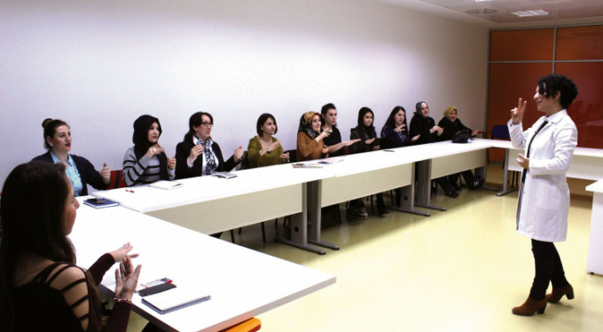 Sessiz dünyanın sesi oluyorlar