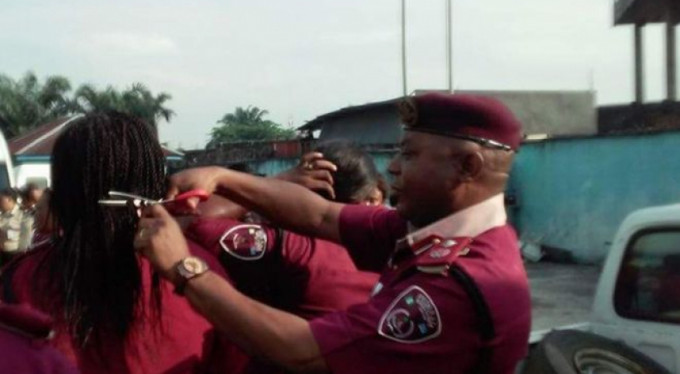 Polise saç kesme cezası