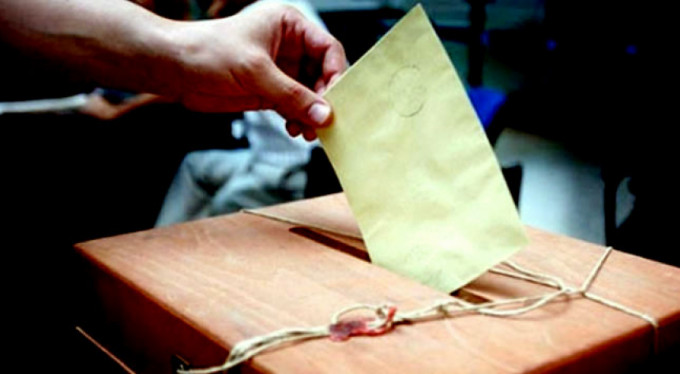 Ünlü sanatçı referandum kararını açıkladı!