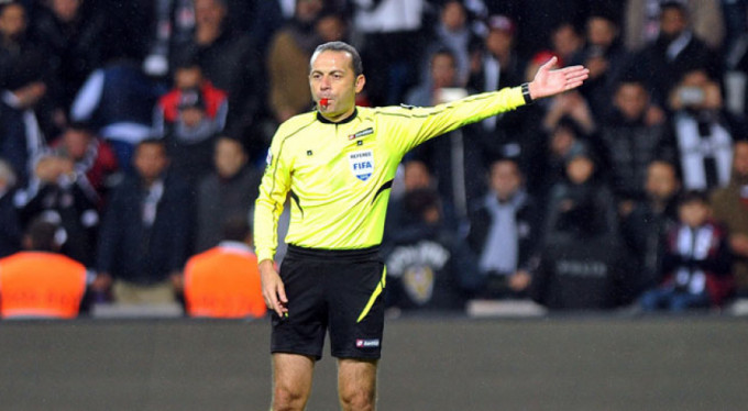 Cüneyt Çakır Arabistan'da maç yönetecek