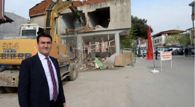 Osmangazi caddeleri genişliyor