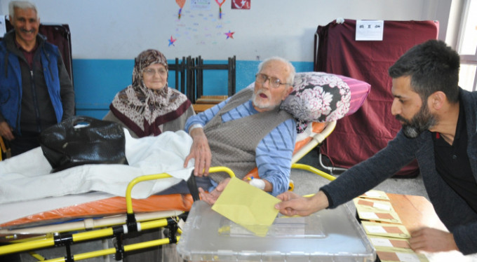 Bursa'da oyunu sağlık aracı ile kullandı