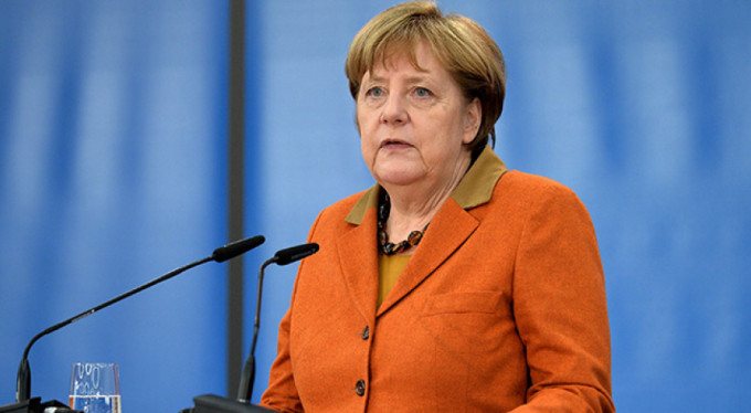 Merkel'den referandum açıklaması