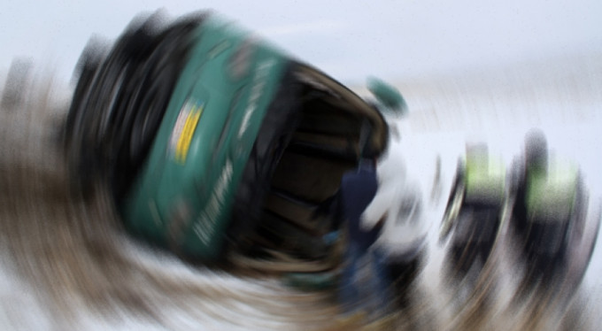 Otobüs vadiye uçtu... 24 ölü