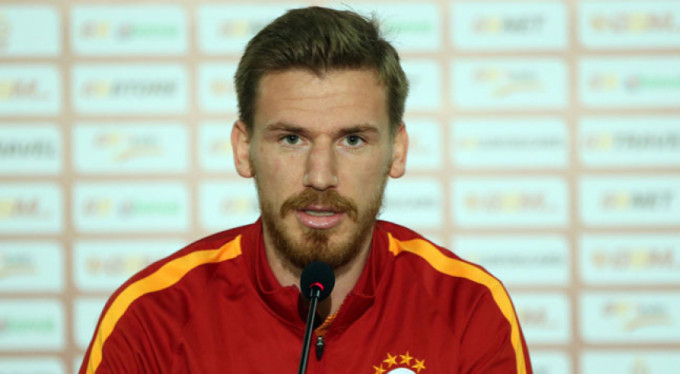 Serdar Aziz'den Bursaspor'a bağış