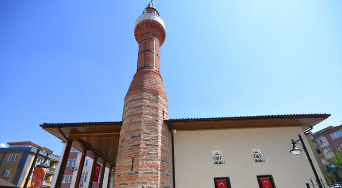 Bursa'da camiler tek tek yenileniyor