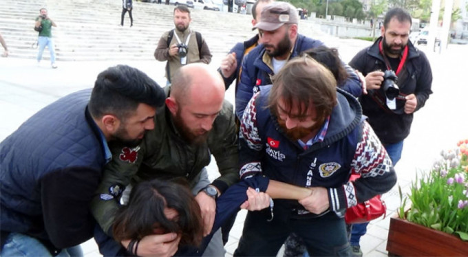 Taksim Meydanı yine karıştı... 2 gözaltı