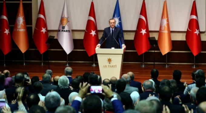 Erdoğan AK Parti'ye geri döndü
