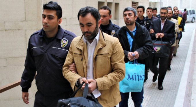 Bursa'da toplantıları basılmıştı! O zanlıların 7'si...