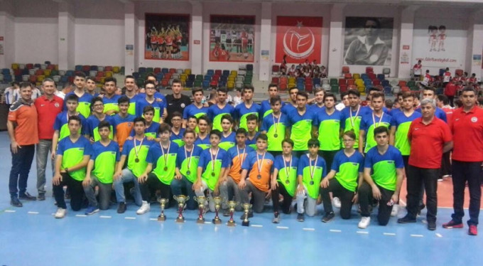 Voleybola TOFAŞ damgası
