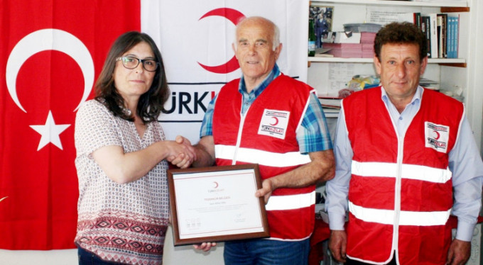 Bursalı gurbetçiden Kızılay'a büyük bağış