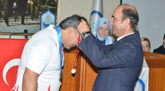 Bursalı sporcular böyle ödüllendirildi