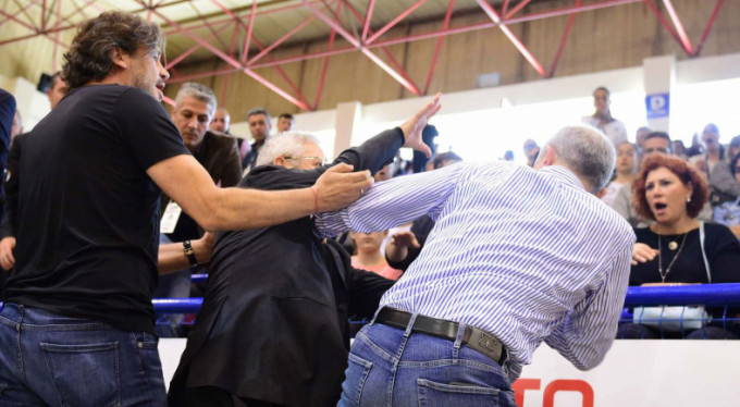 Aziz Yıldırım'dan tokat!