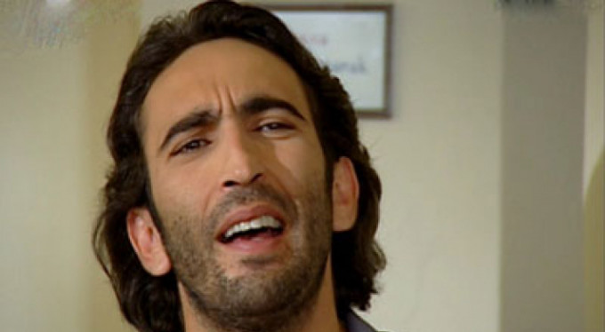 Ünlü oyuncudan muhalefete flaş eleştiri