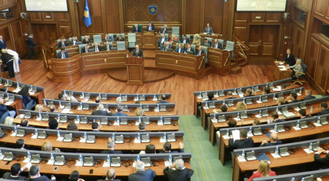 Kosova'da hükümet düştü