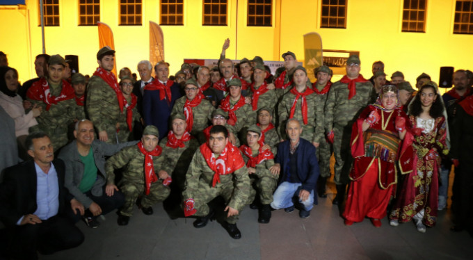 Ana kuzuları asker oldu