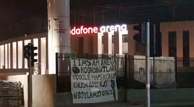 Bursaspor taraftarından Beşiktaş'a gece baskını