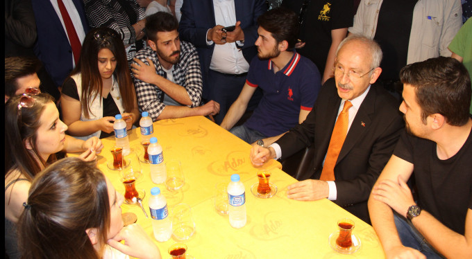 Kılıçdaroğlu Bursa'da gençleri dinledi