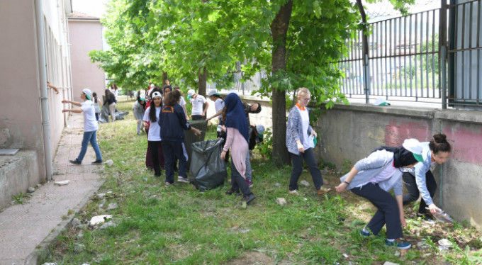 El birliği ile Bursa'yı temizliyorlar