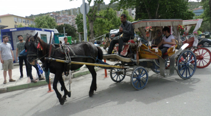 Mudanya'da faytonlu nostaljisi