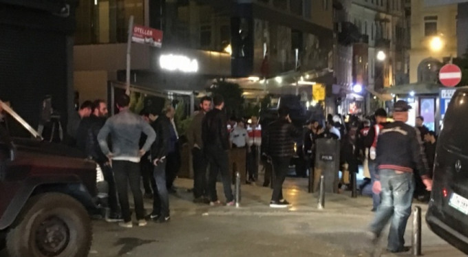 Olympiakos taraftarları Taksim'i karıştırdı