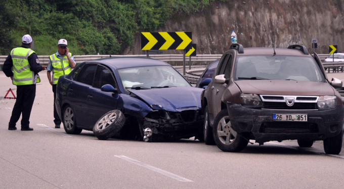 Bursa'da kaza, 2'si çocuk 5 yaralı
