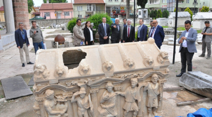 Kayıp Apollon Tapınağı Bursa'da aranıyor