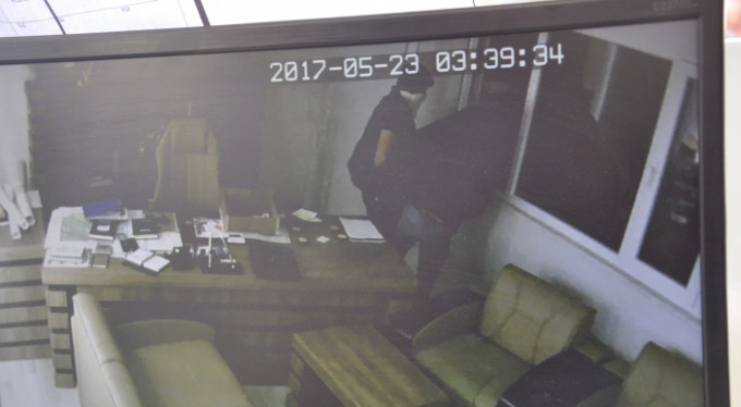 Bursa'da maskeli hırsızlar kameraya böyle yakalandı