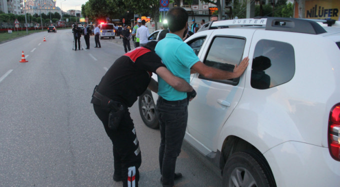 Bursa'da yüzlerce polisle operasyon