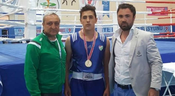Bursasporlu boksör Türkiye şampiyonu