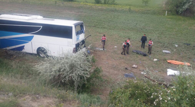 Kaza değil, katliam! Bir yolcu otobüsü daha...