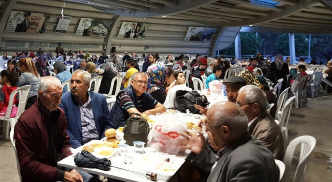 Bursa'da her iftarda 2 bin kişi...