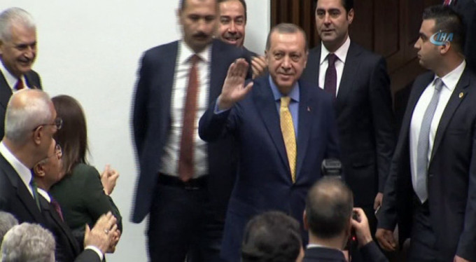 Erdoğan resti çekti! FETÖ'cüler iade edilmezse...