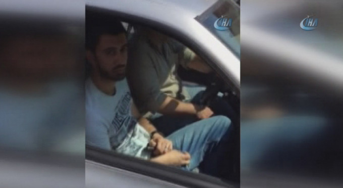 Bonzai içtiler, araçla markete girdiler