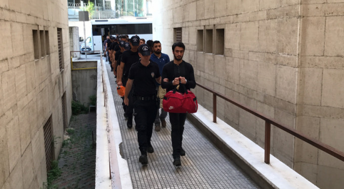 Bursa'da "gaybubet" evlerine operasyon