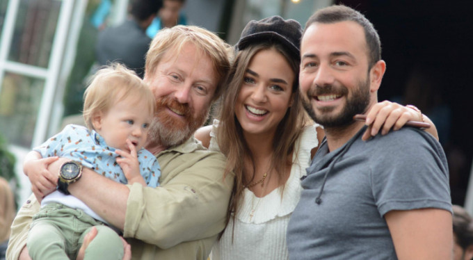 İçerde dizisi oyuncularından sürpriz parti