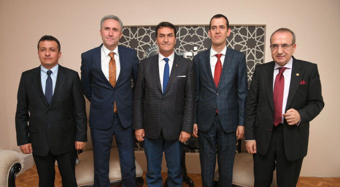 Dündar Kosova'da temaslarda bulundu