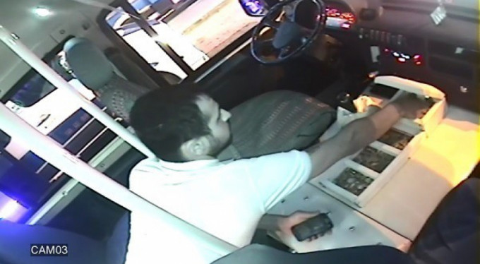 Bursalı minibüsçüler bu hırsıza dikkat!