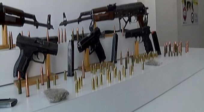 Suç örgütü eş zamanlı operasyonla çökertildi