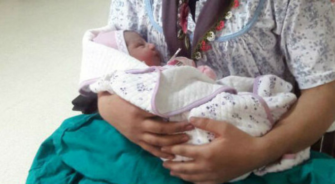 Bursa'da doğan bebek görenleri hayrete düşürdü!