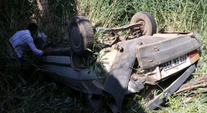 Otomobil köprüden uçtu! 8 yaralı