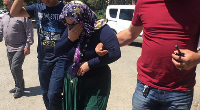 Bebeği sussun diye elleriyle boğdu!